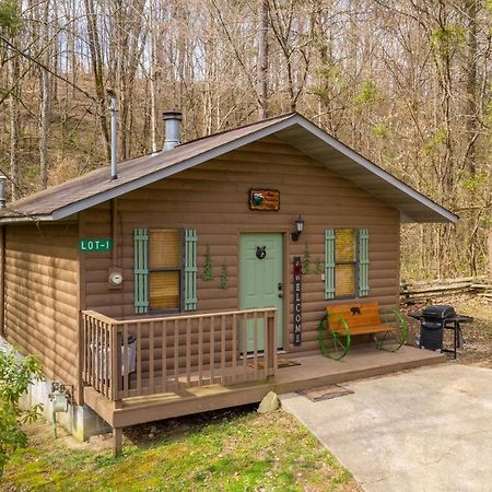 Bear Mountain Hollow-Free Dollywood Ticket- Cozy Cabin With A Hot Tub, Arcade & Deck Close To Town Pigeon Forge Exterior foto