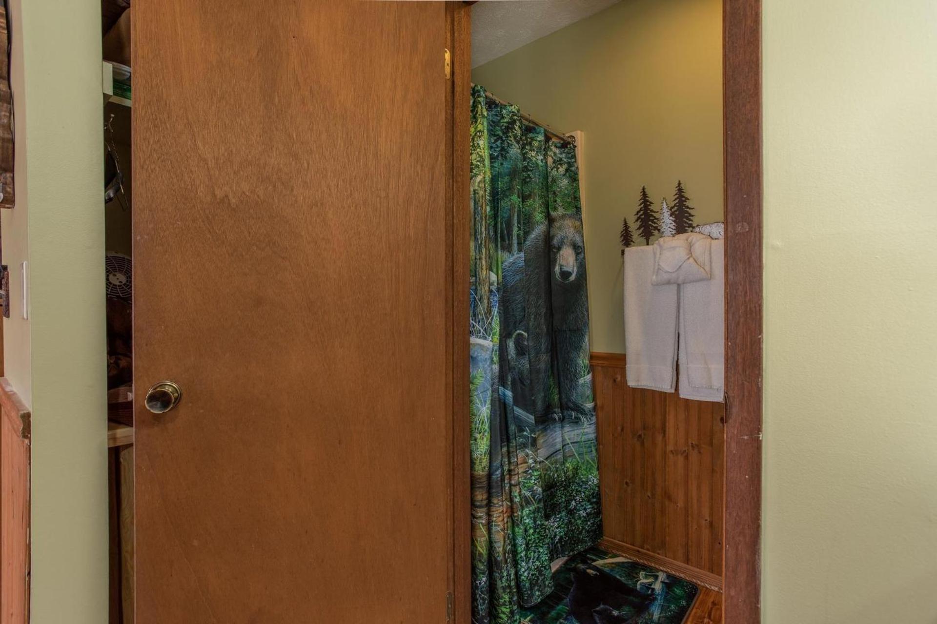 Bear Mountain Hollow-Free Dollywood Ticket- Cozy Cabin With A Hot Tub, Arcade & Deck Close To Town Pigeon Forge Exterior foto