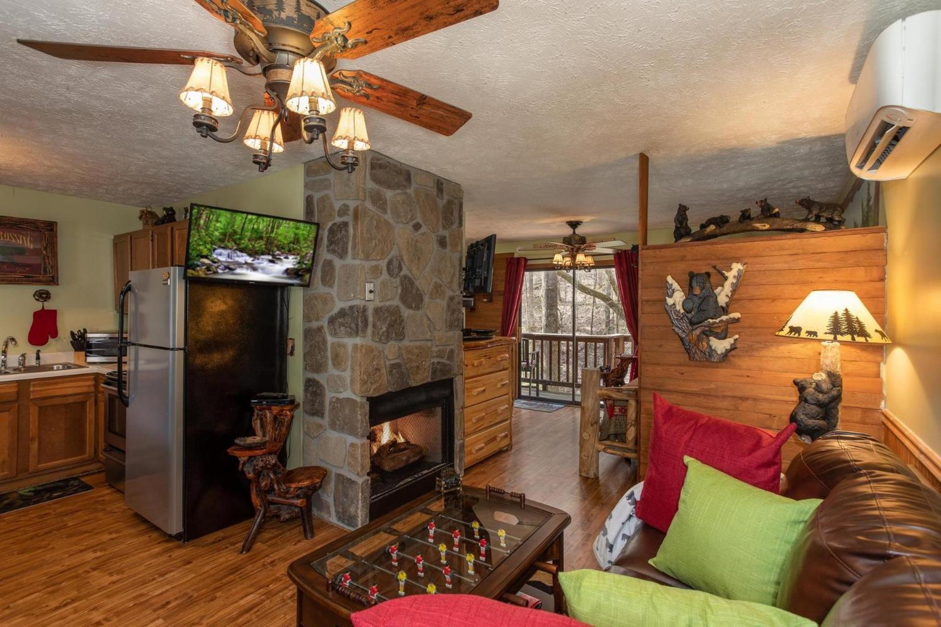 Bear Mountain Hollow-Free Dollywood Ticket- Cozy Cabin With A Hot Tub, Arcade & Deck Close To Town Pigeon Forge Exterior foto